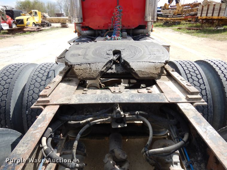 image for item IT9343 2007 Freightliner Columbia  semi truck