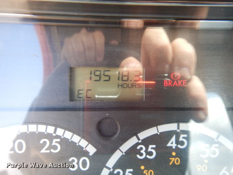 image for item IT9343 2007 Freightliner Columbia  semi truck