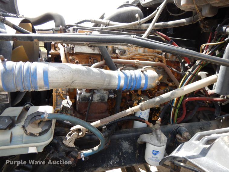 image for item IT9343 2007 Freightliner Columbia  semi truck