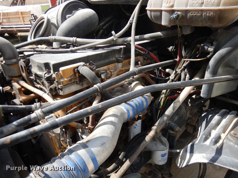 image for item IT9343 2007 Freightliner Columbia  semi truck