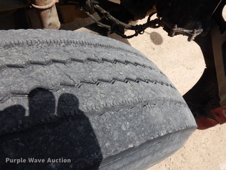 image for item IT9343 2007 Freightliner Columbia  semi truck