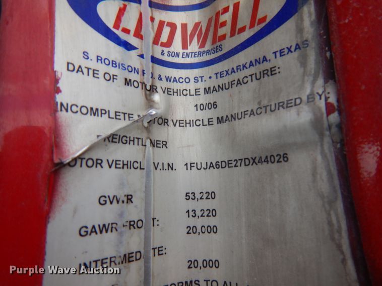 image for item IT9343 2007 Freightliner Columbia  semi truck