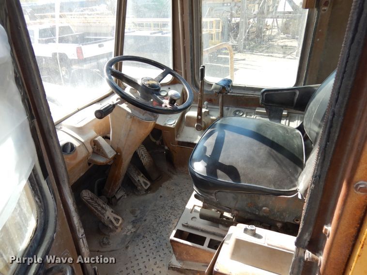 image for item IT9352 1984 Caterpillar 950B  wheel loader