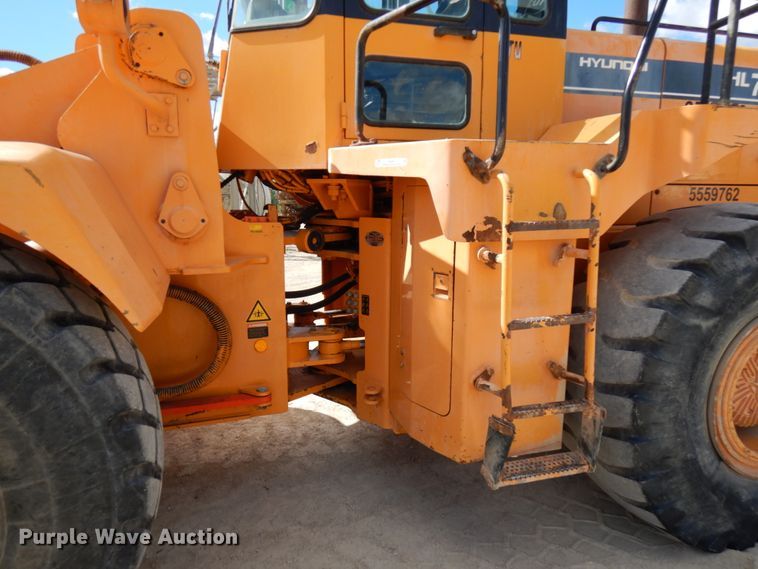 image for item IT9354 1998 Hyundai HL760  wheel loader