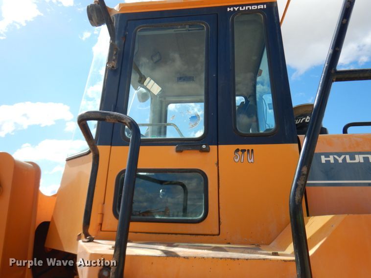 image for item IT9354 1998 Hyundai HL760  wheel loader