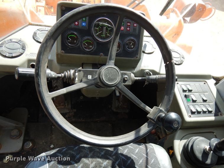 image for item IT9354 1998 Hyundai HL760  wheel loader