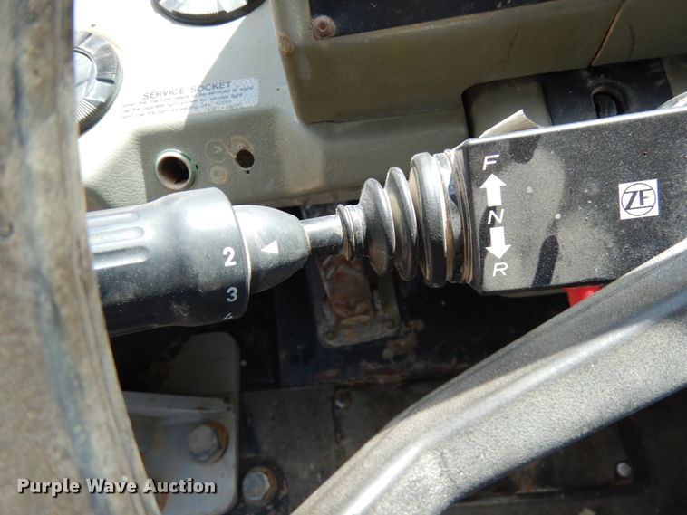 image for item IT9354 1998 Hyundai HL760  wheel loader