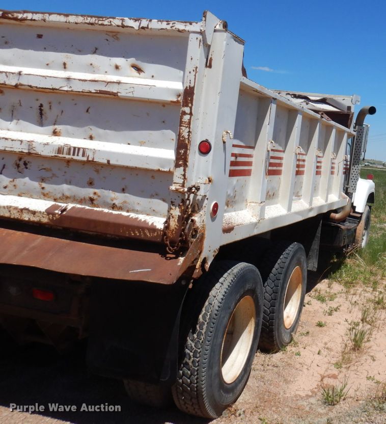 image for item KA9014 1981 International F2574  dump truck