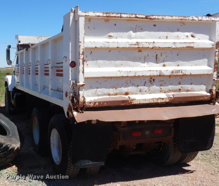 image for item KA9014 1981 International F2574  dump truck