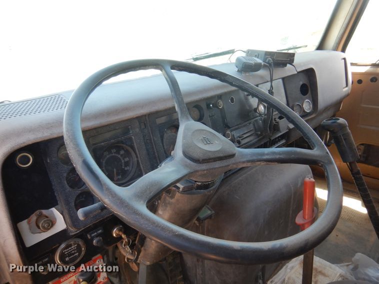 image for item KA9014 1981 International F2574  dump truck