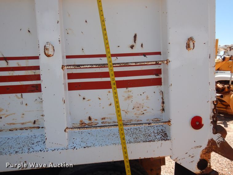 image for item KA9014 1981 International F2574  dump truck