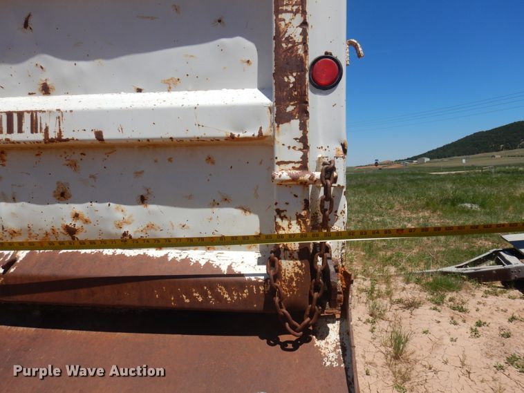 image for item KA9014 1981 International F2574  dump truck