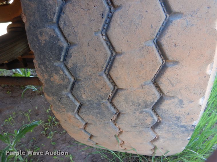 image for item KA9014 1981 International F2574  dump truck