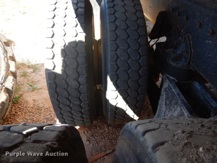 image for item KA9014 1981 International F2574  dump truck