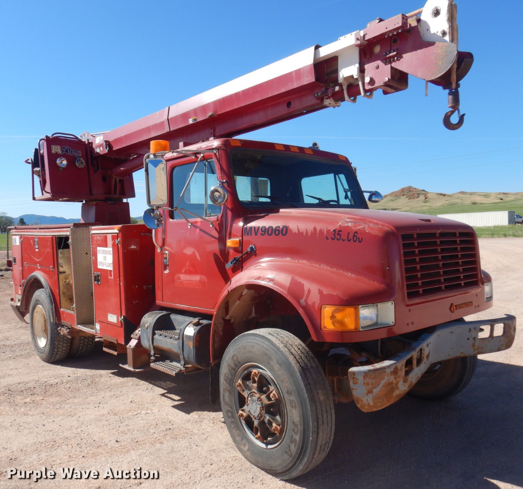 1991 International 4800 crane truck in Sundance, WY Item KA9022 sold