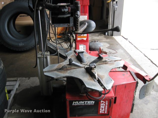 image for item DF4705 2015 Hunter TCX57  rim clamp tire machine