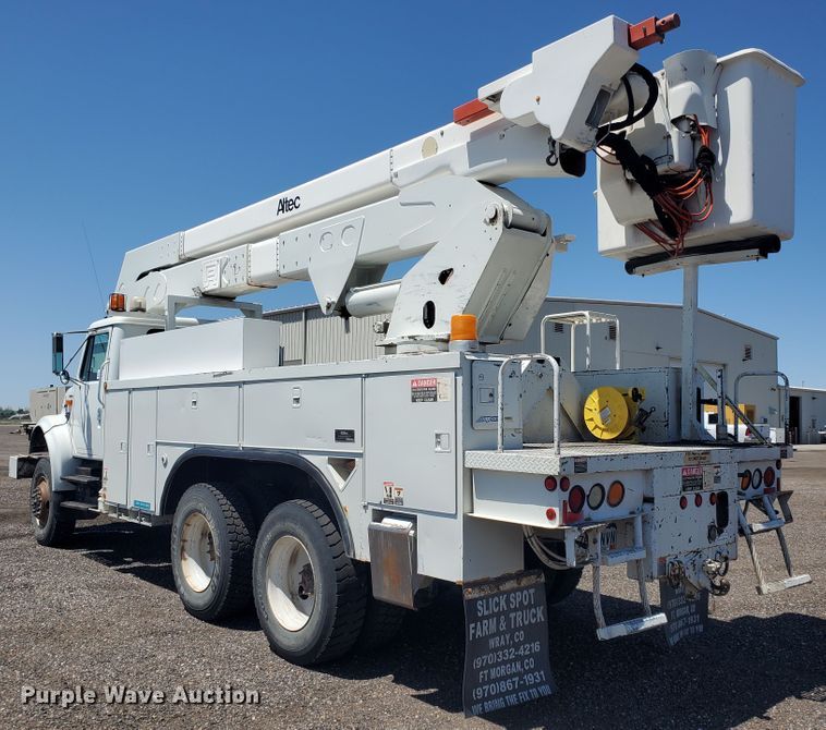 image for item DI5116 2001 International 4900  bucket truck
