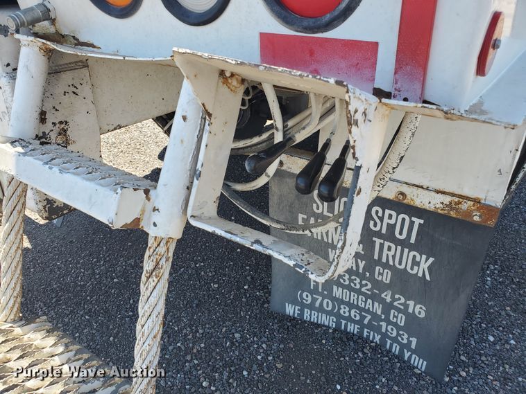 image for item DI5116 2001 International 4900  bucket truck