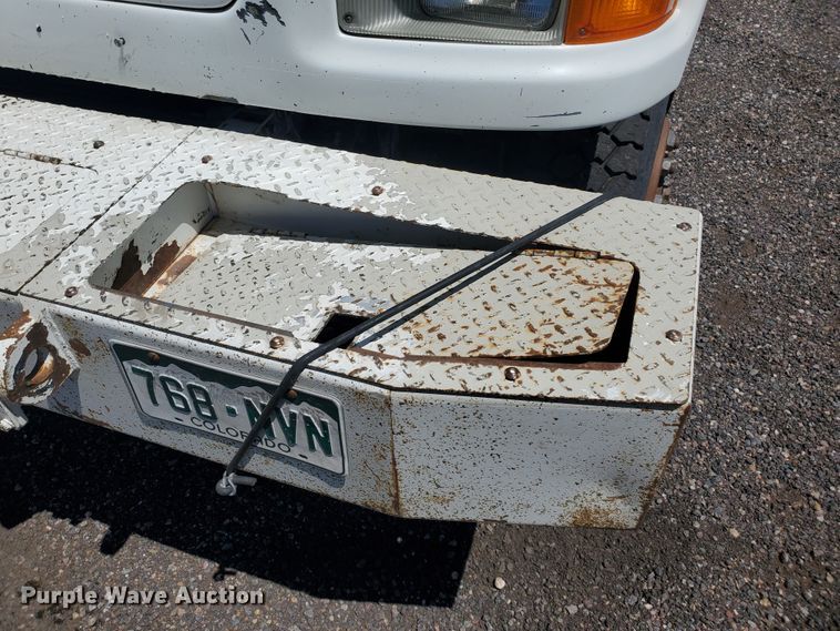 image for item DI5116 2001 International 4900  bucket truck