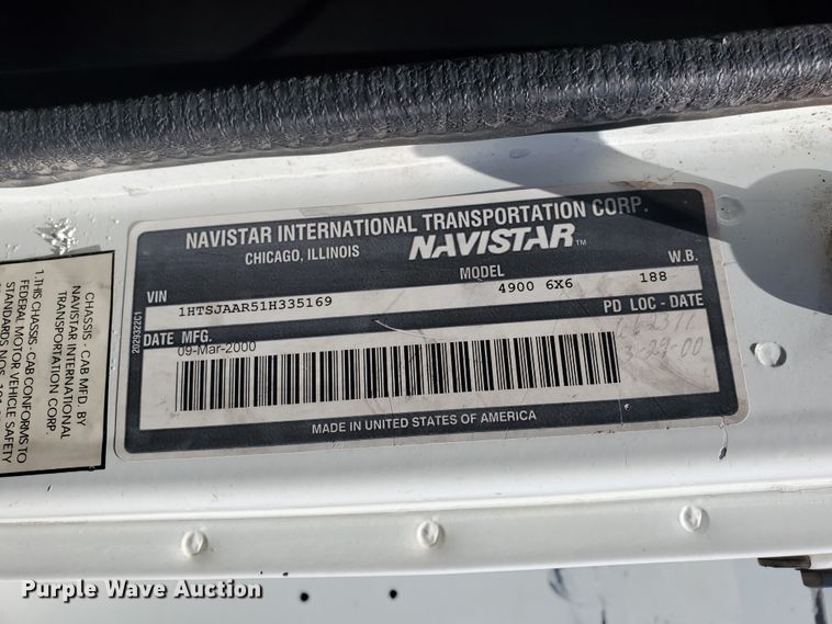 image for item DI5116 2001 International 4900  bucket truck