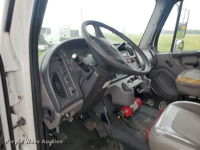 image for item DI5162 2008 Freightliner M2 106  box truck