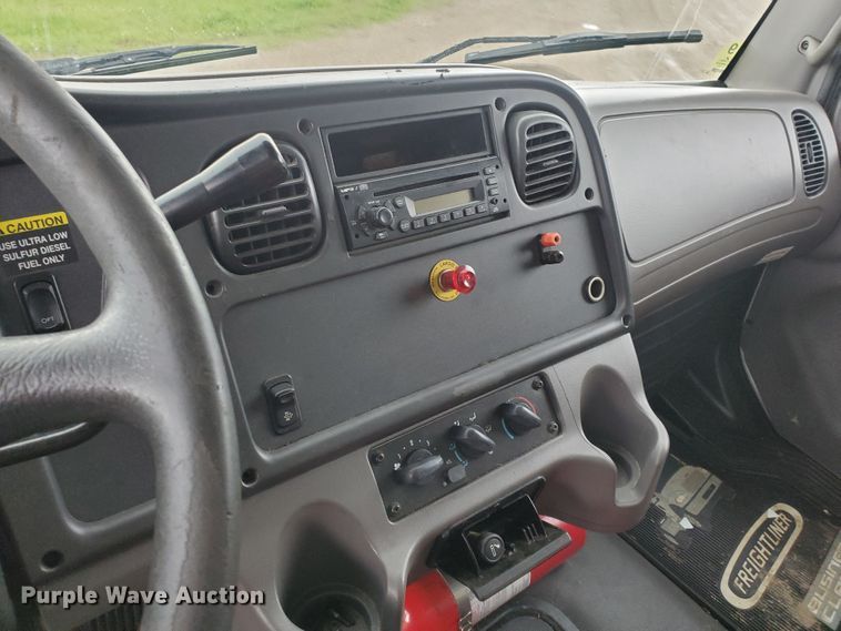 image for item DI5162 2008 Freightliner M2 106  box truck