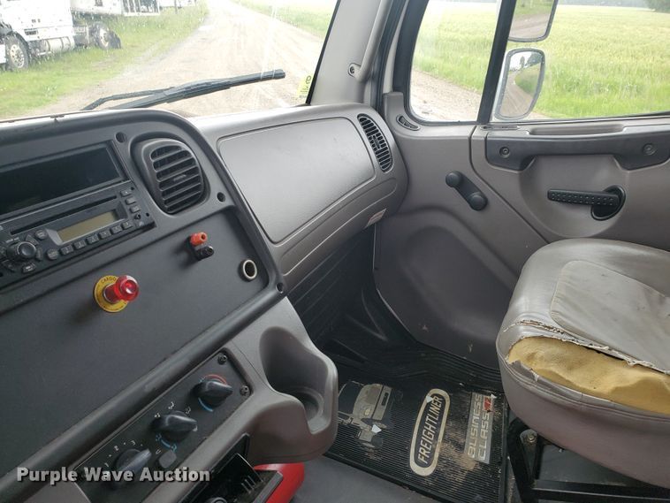 image for item DI5162 2008 Freightliner M2 106  box truck