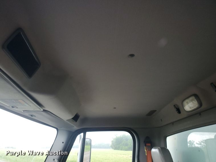 image for item DI5162 2008 Freightliner M2 106  box truck