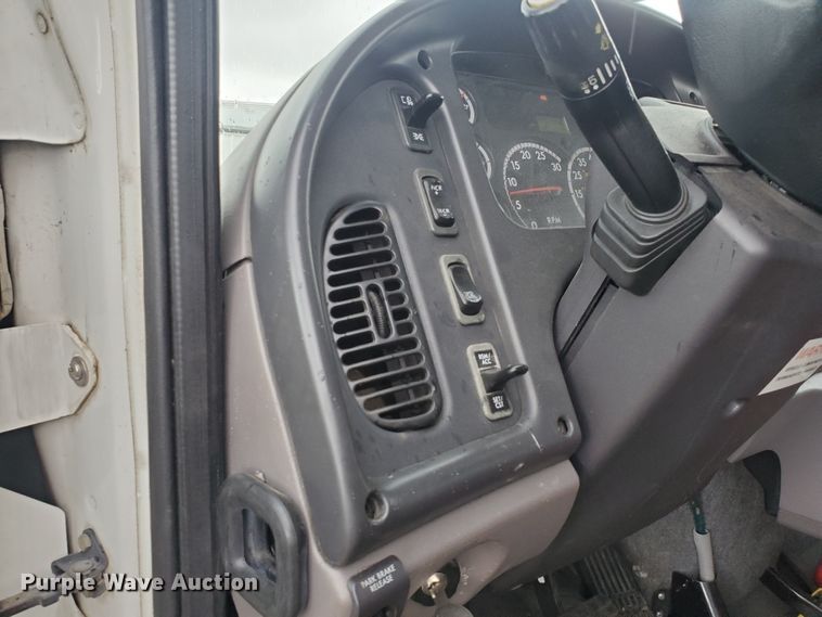 image for item DI5162 2008 Freightliner M2 106  box truck