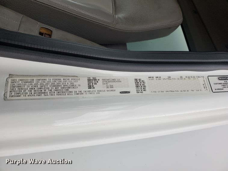 image for item DI5162 2008 Freightliner M2 106  box truck