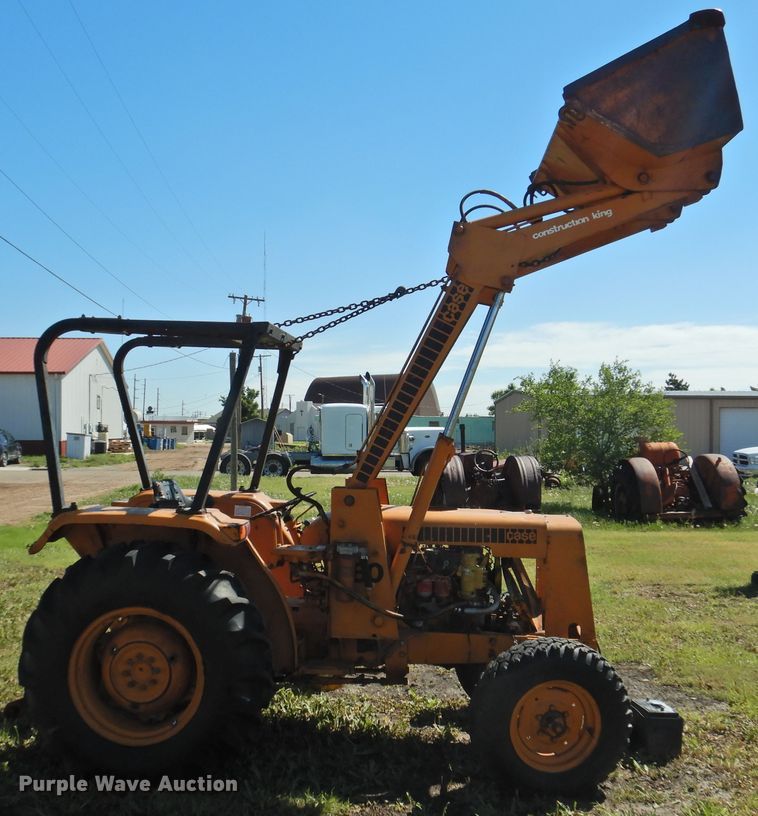 image for item DJ5002 1975 Case 380LL  tractor