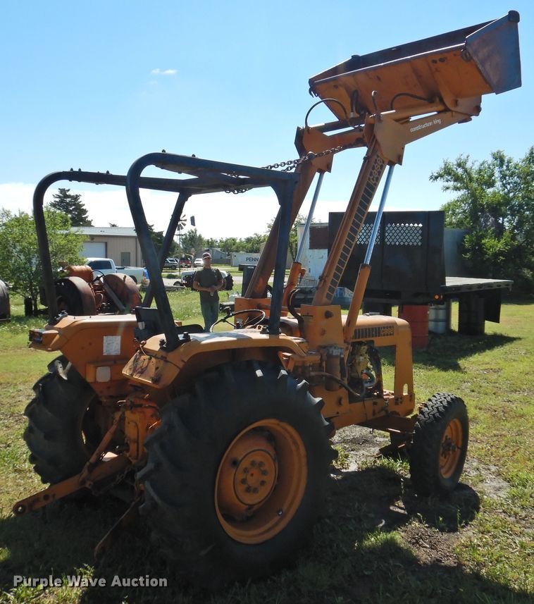 image for item DJ5002 1975 Case 380LL  tractor