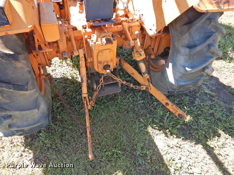 image for item DJ5002 1975 Case 380LL  tractor