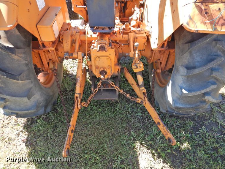 image for item DJ5002 1975 Case 380LL  tractor