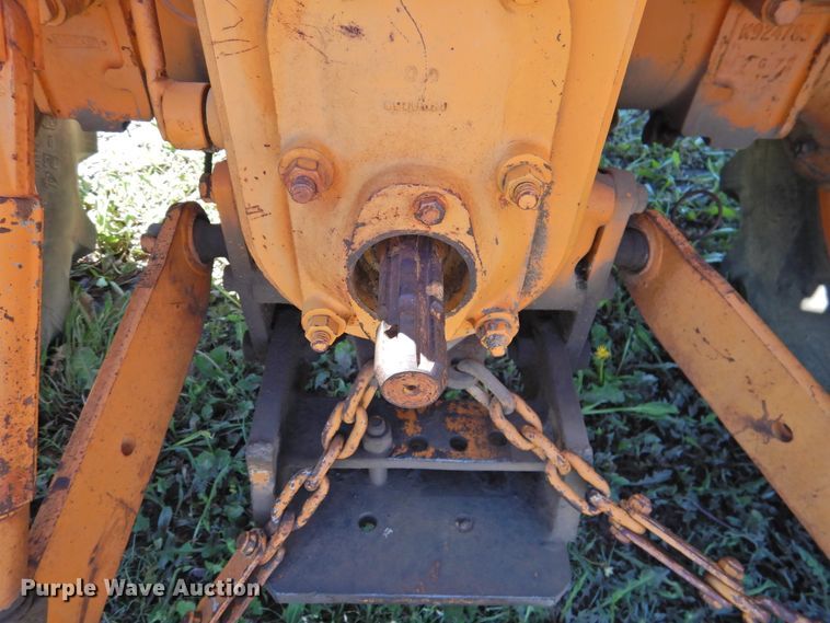 image for item DJ5002 1975 Case 380LL  tractor