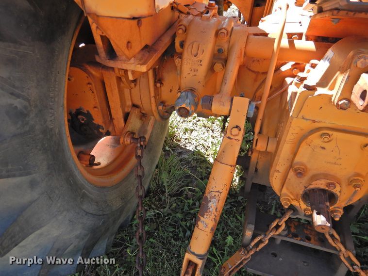 image for item DJ5002 1975 Case 380LL  tractor