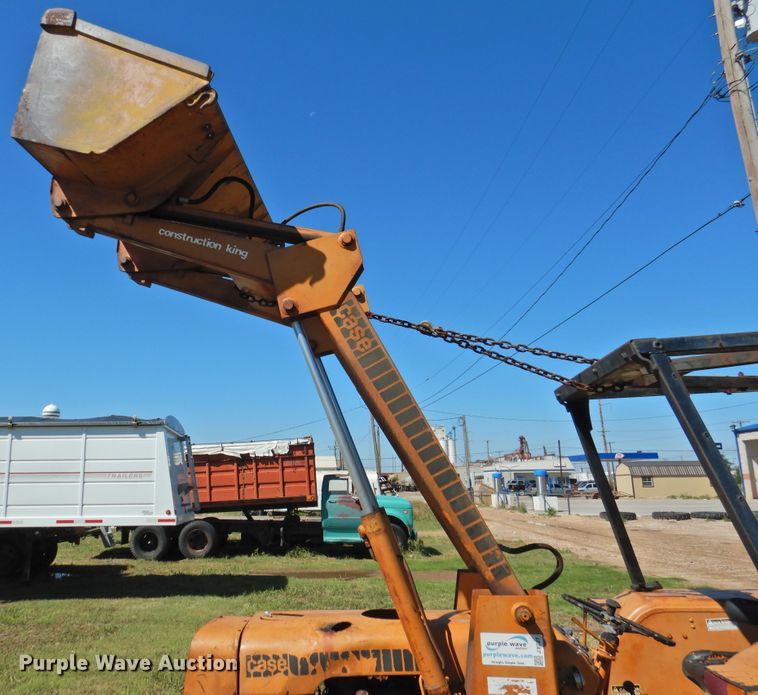 image for item DJ5002 1975 Case 380LL  tractor