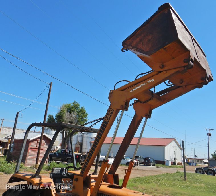 image for item DJ5002 1975 Case 380LL  tractor