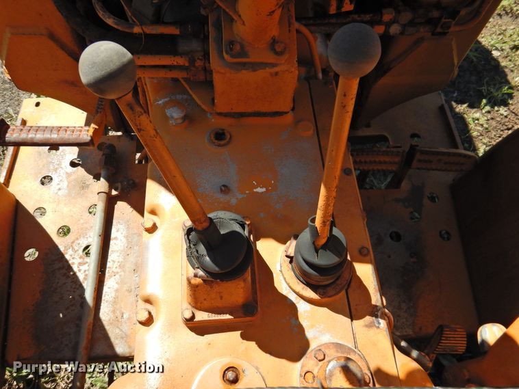 image for item DJ5002 1975 Case 380LL  tractor