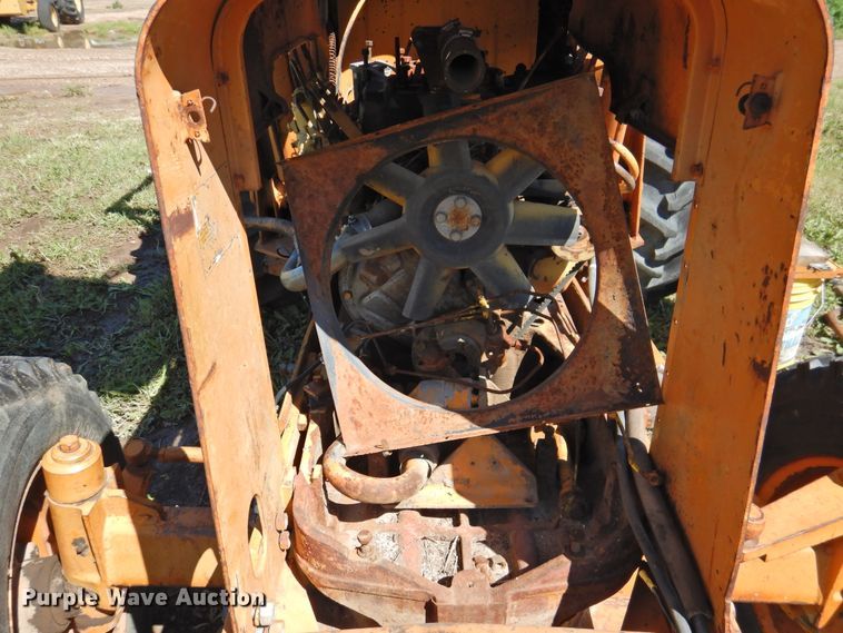 image for item DJ5002 1975 Case 380LL  tractor