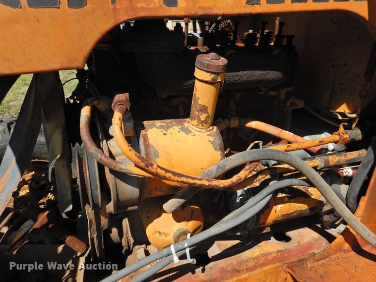 image for item DJ5002 1975 Case 380LL  tractor