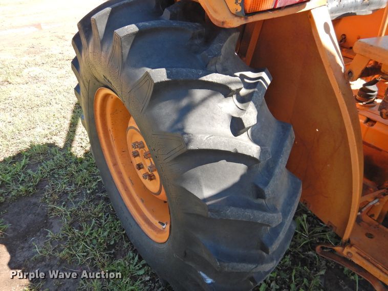 image for item DJ5002 1975 Case 380LL  tractor