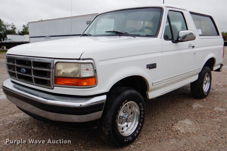 image for item DK5681 1995 Ford Bronco XLT  SUV