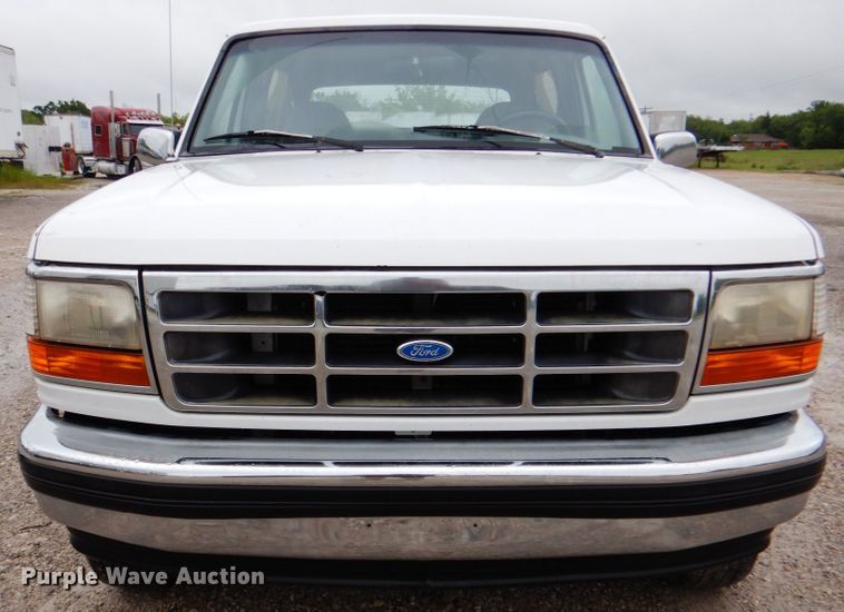 image for item DK5681 1995 Ford Bronco XLT  SUV