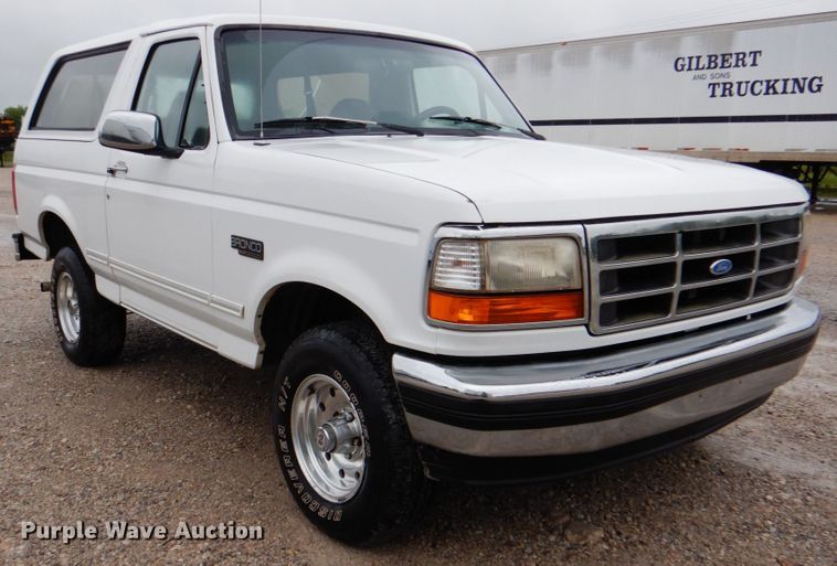 image for item DK5681 1995 Ford Bronco XLT  SUV