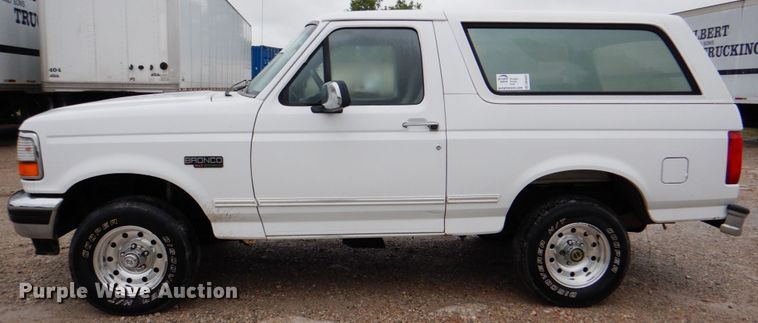 image for item DK5681 1995 Ford Bronco XLT  SUV