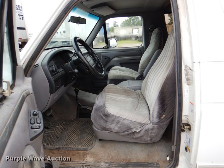 image for item DK5681 1995 Ford Bronco XLT  SUV