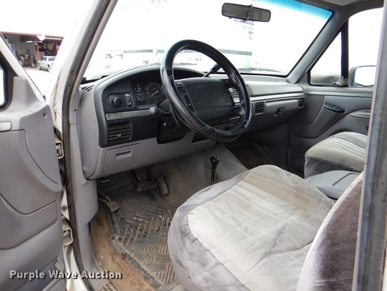 image for item DK5681 1995 Ford Bronco XLT  SUV