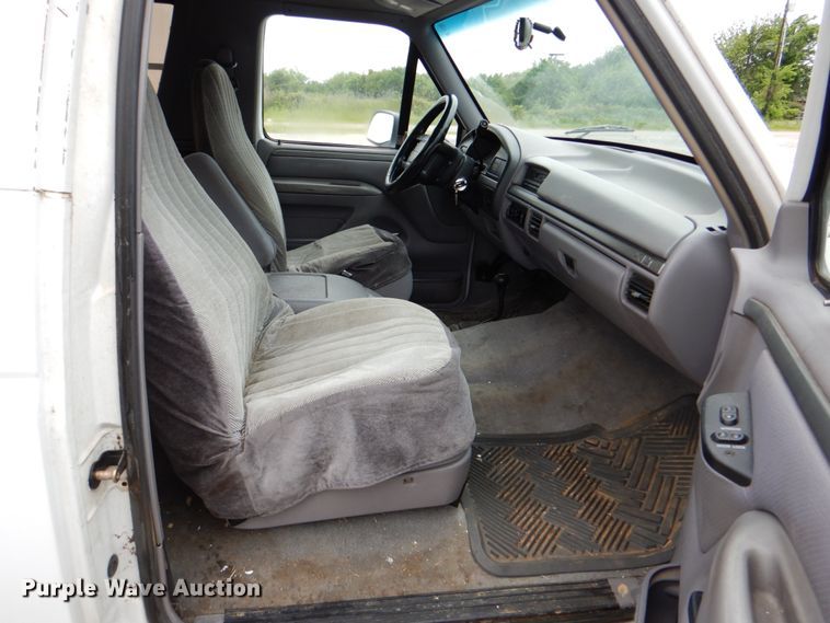 image for item DK5681 1995 Ford Bronco XLT  SUV