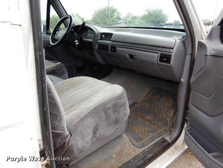 image for item DK5681 1995 Ford Bronco XLT  SUV